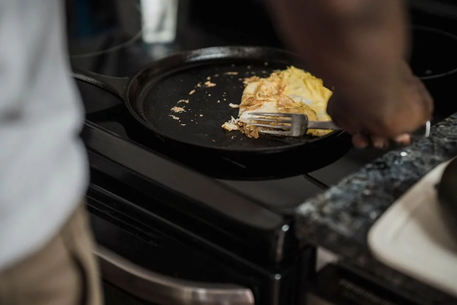 Lodge Dutch Oven Comparison: 6 Qt vs. 7.5 Qt Reviewed