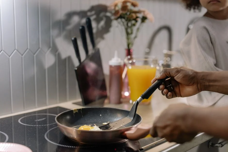 Always Pan vs HexClad: Premium Nonstick Cookware Compared